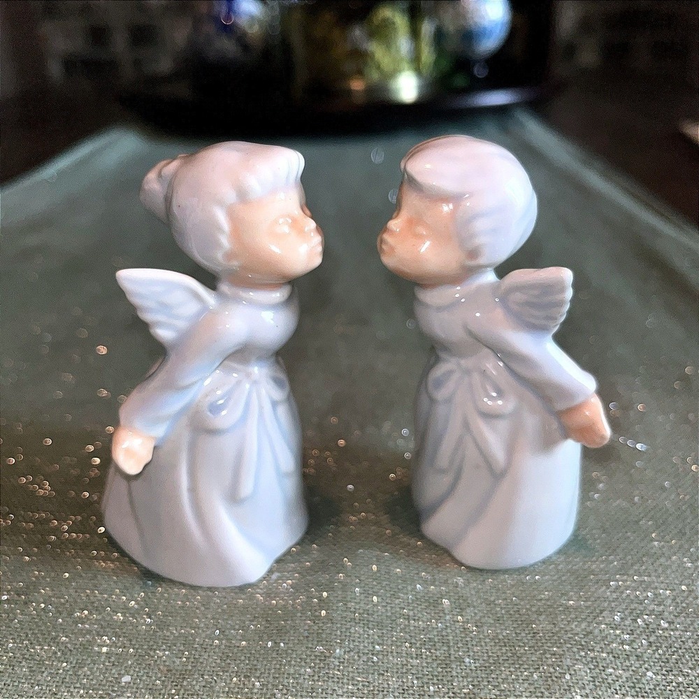 Vintage Lefton? Porcelain Blue/White Boy & Girl Kissing Angel Bell Figurines